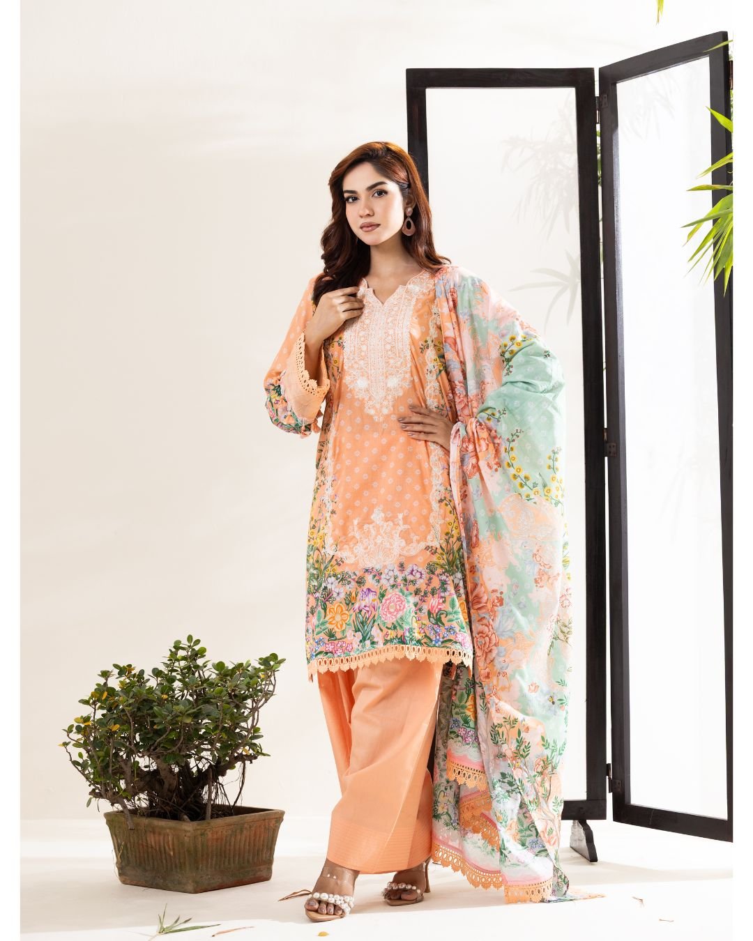 CHINOISERIES || HLE-015