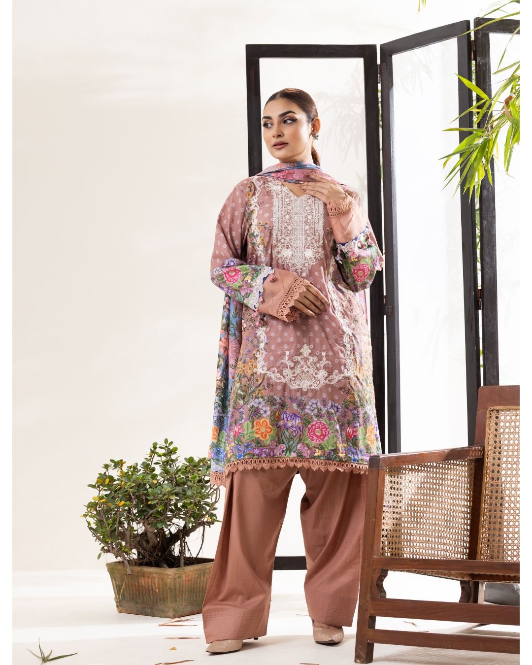 CHINOISERIES || HLE-016